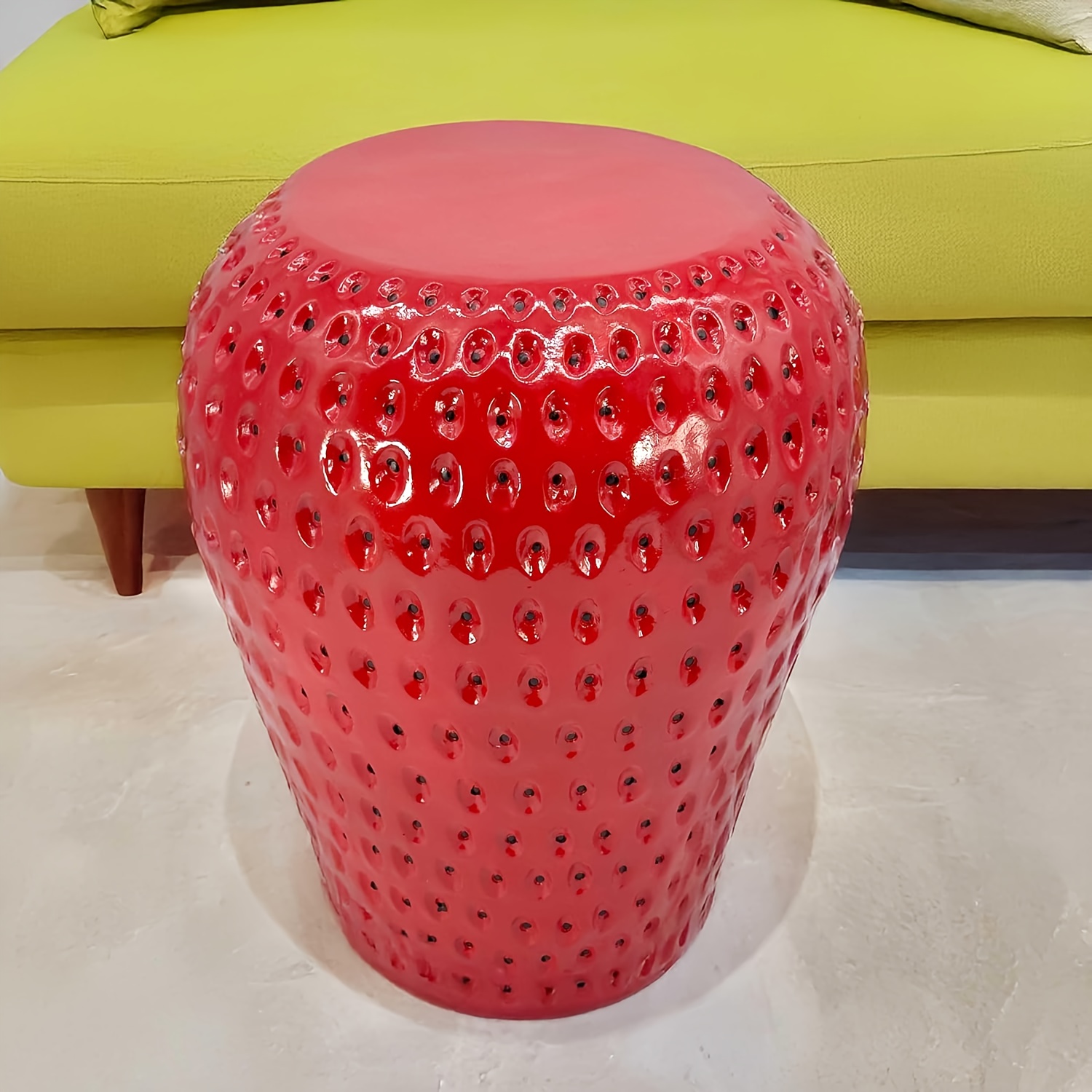 Стул-фрукт в форме клубники, 1 – обзор и цена Outdoor Furniture Resin