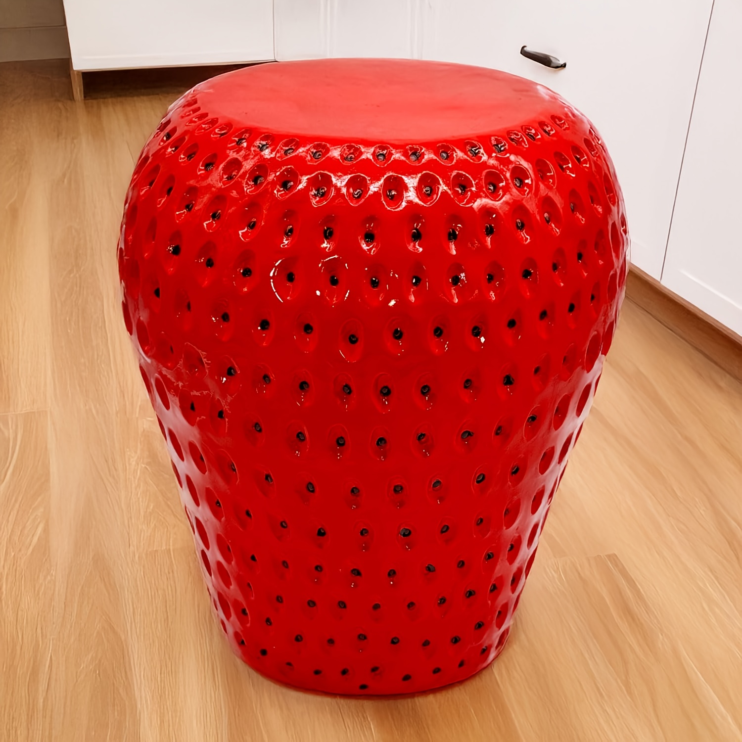 Стул-фрукт в форме клубники, 1 – обзор и цена Outdoor Furniture Resin